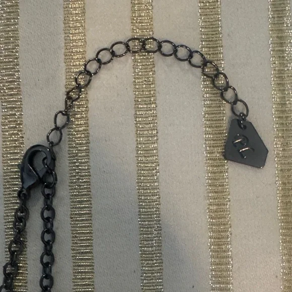 Park Lane NWOT Glamorous Red Heart Pendant Necklace - Picture 3 of 3